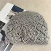 Gorro de Ganchillo Hecho a Mano Calado para Mujer, Versátil Sombrero de Lana Borgoña para Otoño e Invierno, Circunferencia de Cabeza Grande, Pequeño Turbante para Adelgazar el Rostro