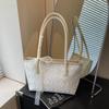 Bolsa Transfronteiriça de Grande Capacidade para Mulheres 2025 Nova Bolsa de Ombro Versátil para o Dia a Dia Verão Popular Popular Bolsa Tote Portátil
