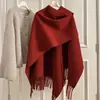 Xale de Lã Quente com Franjas e Fenda para Viagem Feminino Outono e Inverno Capa Jaqueta Espessa Estilo Xale para Foto de Viagem
