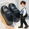 Sapatos de couro para meninos, estilo preppy, adequados para primavera e outono, para alunos mais velhos do ensino fundamental, sapatos de performance, bico redondo, preto, sola macia, antiderrapante