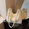 Bolsa de Grande Capacidade para Roupas de Trabalho do Comércio Exterior Feminina 2025 Nova Mochila Casual Versátil Bolsa Tote de Ombro Único Transversal