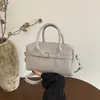 Nova Bolsa Boston Feminina Primavera 2026 em Padrão Lichia Roxa, Bolsa de Mão Versátil e Fashionável para o Dia a Dia, Bolsa de Ombro e Transversal