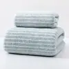 Conjunto de Toalha Grossa de Veludo Coral e Toalha de Banho para Fornecimento Transfronteiriço, Absorvente, Macio e Sem Fiapos, Toalha de Banho de Listras Largas em Três Cores