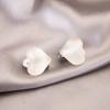 Pendientes de Clip Elegantes y Versátiles para Mujeres Sin Perforaciones, Adecuados para el Viaje Diario, con un Toque de Lujo Ligero de Alta Gama, Diseño Triangular
