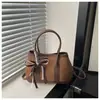 Bolso Retro Pequeño para Viajes Diarios para Mujer 2025 Nuevo Otoño e Invierno Moda Bolso Cruzado Bolso de Mano de Nicho Simple Bolso Tote Pequeño
