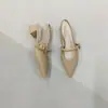Sandalias de mujer de moda y sencillas, nuevas sandalias europeas y americanas de punta cerrada para primavera/verano con una sola tira y tacón grueso, zapatos de moda