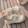 Versión Coreana de Zapatillas de Encaje con Suela Gruesa de Diseño Sencillo para Mujer Nuevo Estilo Otoño e Invierno 2025 Zapatos Blancos Tipo Pan Súper Bonitos