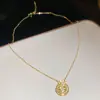 Colar Flor de Zircônia Cúbica Brilhante Micro-Glow Deslumbrante, Corrente de Clavícula de Luxo Leve de Alta Qualidade, Acessório de Pescoço Moderno e Exquisito para Mulheres