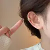 Aretes de Clip Sin Perforaciones 2025 Nuevo Diseño de Nicho Pendientes de Alta Gama para Mujer Geométricos Estilo Lujo Ligero Sin Perforaciones