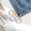 Pendientes Minimalistas Versátiles de Estilo Francés, Elegantes Pendientes Ovalados de Acero de Titanio Chapados en Oro de 18 Quilates, Pendientes de Aro Simples Versátiles de Lujo Ligero