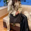 Bolsa Saco Casual de Alta Qualidade Retrô de Grande Capacidade para Mulheres Outono e Inverno 2025 Nova Bolsa de Ombro Único Transversal para Roupas do Dia a Dia