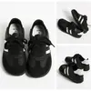 Sapatos masculinos simples e modernos estilo coreano, sapatos de casal de cano baixo, tênis brancos respiráveis de malha para o verão, sapatos casuais de skate