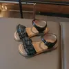 Sandálias Princesa Meninas Xadrez Renda Estilo Retrô Verão 2026 Novo Estilo Fashion Sapatos de Praia com Solado Macio para Crianças de Meia-Idade e Mais Velhas