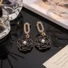 Pendientes de Perla de Camelia con Goteo de Aceite Negros de Estilo Coreano Moda Versátiles Pendientes de Estilo Fragante Mismos que los Famosos de Internet Pendientes Pendientes