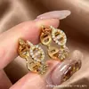 Puños de Oreja Estilo Lujo Ligero con Forma de Nariz de Cerdo para Mujer, Exquisitos y Súper Brillantes, Diseño Moderno y de Alta Gama, Versátiles para el Uso Diario, Estilo de Nicho
