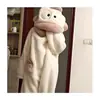 Gran stock disponible para comercio electrónico transfronterizo: Pijama entero popular para mujer de otoño e invierno de forro polar coral engrosado y forrado Hanton pez feo