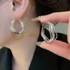 Brincos ovais multicamadas em forma de diamante com pingo de óleo e poá em agulha de prata, com toque de luxo leve e de alta qualidade, brincos modernos e versáteis