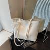 Bolsa Grande Retrô Transfronteiriça para Mulheres 2026 Nova Tendência Design de Nicho Bolsa de Ombro Grande Capacidade Bolsa Tote para o Dia a Dia