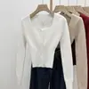 Camada base de malha quadrada com gola alta engrossada para mulheres, novo de outono/inverno 2026, corte slim, valoriza a silhueta, com mangas compridas, comprimento curto e ombros normais