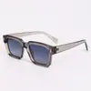 Gafas de sol de moda europeas y americanas con montura cuadrada de remaches, con un toque de alta gama, gafas de sol con protección UV para mujer y hombre, en stock para venta al por mayor