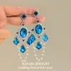 Pendientes de Borla Completamente Diamantados Super Brillantes Estilo Palacio, Lujo Ligero, Diseño de Nicho de Gama Alta, Pendientes de Presión con Artesanía Pesada, Pendientes Versátiles y Elegantes