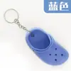 Nuevos dijes de pantuflas mini para zapatos con agujeros, llavero para bolso, colgante, decoración