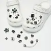Accesorios para Zapatos Croc Negro y Plateado Camelia Brillante DIY Flor de Zapato de Pedrería de Alta Gama Hebilla de Zapato Joyería de Perlas Accesorios