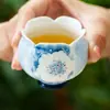Taza de té pequeña Gardenia Azul Tinta Borracha, una taza de cerámica especial para uso doméstico, una taza de té personalizada de alta gama para el propietario, y un exquisito juego de té