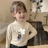 Ropa interior térmica de cuello semi-alto para niñas 2025 Nuevo Primavera, Otoño e Invierno Niños Medianos a Grandes Terciopelo Alemán Estampado de Dibujos Animados Top para Niñas Moderno