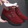 Botas de nieve para mujer, nuevo estilo para el invierno 2026, de suela gruesa, cálidas, forradas de felpa y engrosadas para mayor comodidad, adecuadas para mujeres de mediana edad y mayores, con suelas antideslizantes y hechas de algodón
