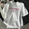 Camiseta de Manga Corta con Estampado de Letras de Marca Tendencia Universitaria para Mujer Verano 2025 Estilo Coreano Ajustada Holgada Cuello Redondo Top Casual