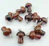 Europa y Estados Unidos venta caliente cristal natural piedra ágata 2 cm mini hongo colgante collar accesorios DIY hecho a mano