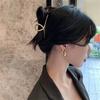 Pendientes pequeños de estilo frío, de alta calidad, con nicho de sentido, sencillos, con hebilla para la oreja, estilo Hong Kong, venta al por mayor