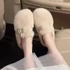 Chinelos Peludos Femininos 2026 Outono Inverno Novo Estilo Outdoor Slip-on Moda Passeio Bico Fechado Meia-Chinelos Chinelos de Algodão Sapatos Peludos
