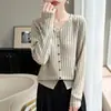 Cardigan de Tricô Gola V com Fio Floral Novo Outono/Inverno 2026 Manga Longa Feminino Base Torcida Canelada Camisa Top