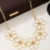 Collar Colgante de Flor Super Hada Moda Transfronteriza Europea y Americana Diseño de Nicho Hueco Cadena de Clavícula para Mujer de Lujo Ligero