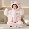 Conjunto de pijama outono e inverno para meninas, novo estilo 2026, fleece de coral, roupa de dormir quente com capuz para crianças e bebês