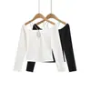 Camiseta Sexy de Hombros Descubiertos con Corte y Cuello Halter de Manga Larga, Nuevo Estilo de Primavera Ajustada Corta para Chicas Atrevidas