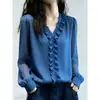 Camisa Feminina com Decote V Franzido Estilo Francês, Nova Coleção Primavera 2026, Manga Sino Azul, Top Elegante Modelador da Silhueta
