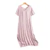 Pijama de Verano para Mujer TikTok Mismo Modal Rayado con Almohadilla en el Pecho Taza Manga Corta Falda Hasta la Rodilla Holgado Espalda Hermosa
