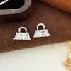 Aretes de Circonita Super Brillantes, Exquisitos y de Moda, de Nicho y Versátiles, con un Toque de Lujo, Estilo Minimalista Único, Adecuados como Accesorios para el Trabajo y el Trayecto