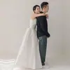 Vestido de Noiva Vintage Sem Alças Leve com Decote em V, Comprimento no Chão, Estilo Simples para Casamentos no Gramado, Sensação de Alto Padrão, Adequado para Fotografia de Viagem e Registro de Casamento