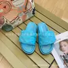 Versão Alta Lu Jia Diário Cabelo Fundo Grosso Velcro Pão Chinelos Sandálias para Homens e Mulheres Estampado Embossado Sapatos Baixos tamanho plus
