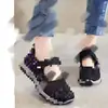 Novos Sapatos Femininos Primavera 2025, Sapatos Casuais Respiráveis Fly-Knit Femininos, Moda Estudantil, Tênis Esportivos Atacado de Fábrica, Comércio Exterior