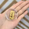Pegatina para Teléfono Beige Dorado Agua Caqui Ruyi Oro Puro Pegatina para Teléfono Princesa Por Favor Hazte Rico Regalo Viral Pegatina Dorada