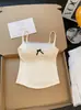 Nova camisola com acabamento em renda para mulheres, estilo primavera, pura e sedutora, top que afina a cintura, camada interna curta de corte justo