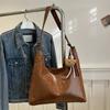 Bolso de moda de alta gama de invierno para mujer, nuevo bolso cuadrado pequeño de nicho, bolso bandolera de hombro sencillo y combinable, 2024