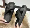 Sandálias de Comércio Exterior Novas para Primavera e Verão 2026 com Solas Macias e Tiras de Velcro para Mulheres, Chinelos de Verão Versáteis e Leves para Uso Externo, Transfronteiriço