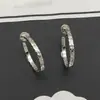 Nueva Versión de Alta Gama de Pendientes Estilo Chanel con Diseño Doble C Tachonado de Diamantes, Pendientes de Lujo para Mujer con un Toque Sofisticado y Artesanía Exquisita