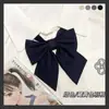 [Cerdo Castaño JK] Color Sólido Raíz de Pluma Lazo Oblicuo Estudiante Camisa de Mujer Joker Japonés Cuello Pequeño Flor Básico